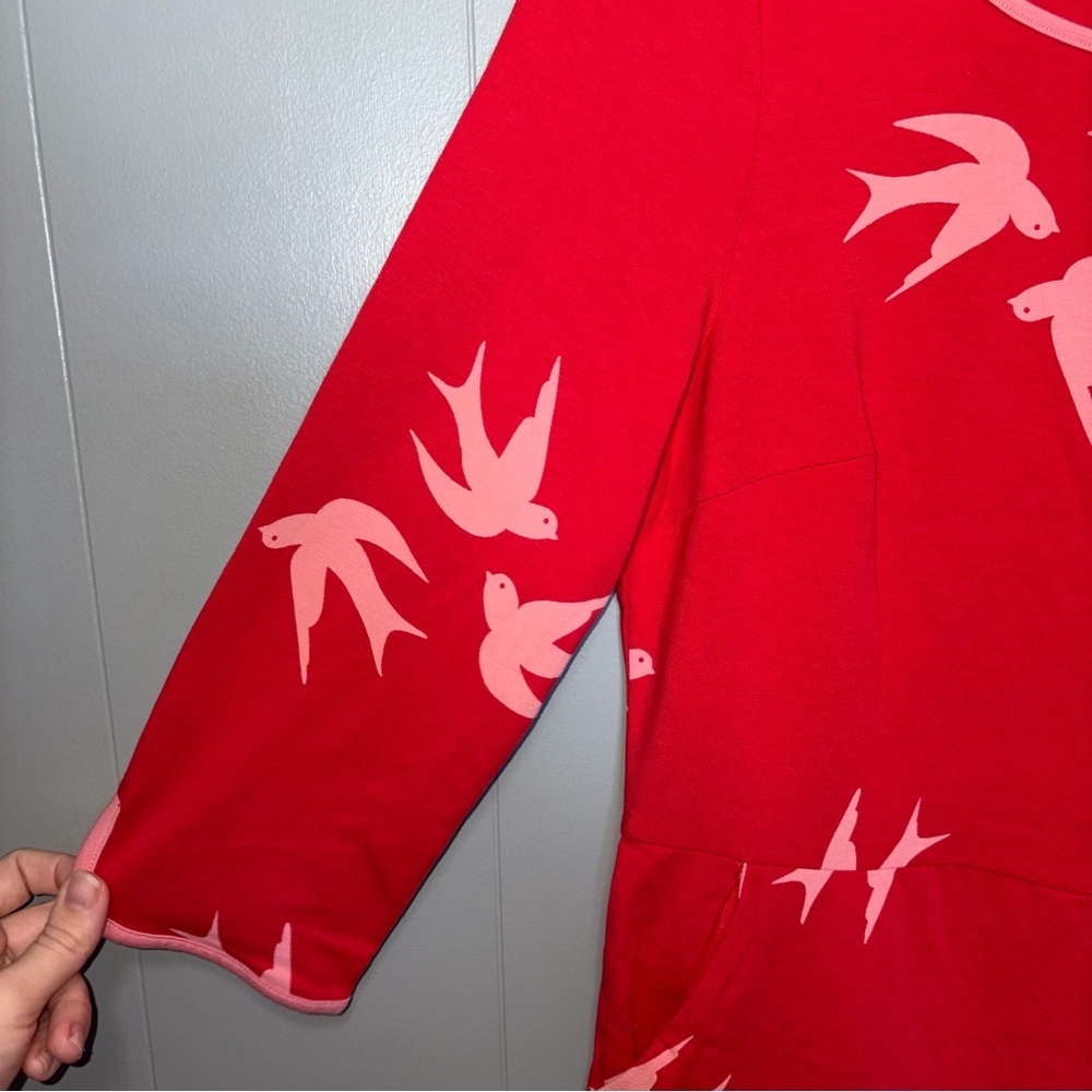 Boden Jessie Swallows Birds Red Pink Jersey Knit Knee Length Dress Size 8 Reg - Picture 3 of 7